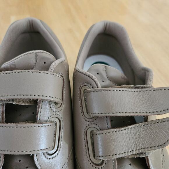 SAS Me Too -EZ Strap Walking Shoe -Mocha- sz 9W - missing insoles - Picture 9 of 11